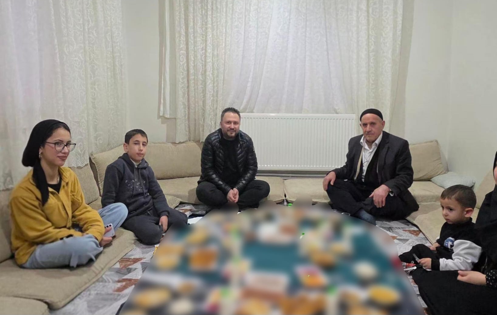 Siirt Aile ve Sosyal Hizmetler İl Müdürlüğü’nden Elinç Ailesine İftar Ziyareti