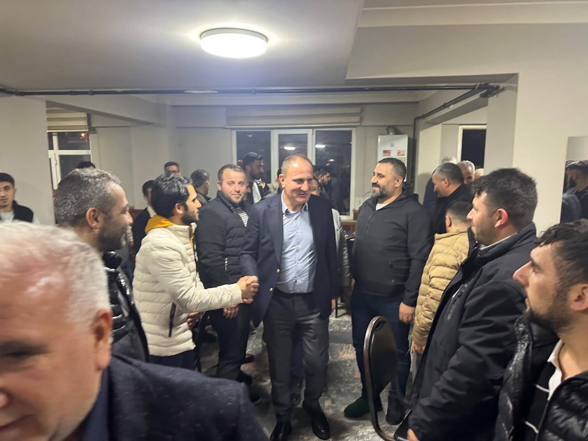 İstanbul’daki Pervarililer İftar Programında Buluştu