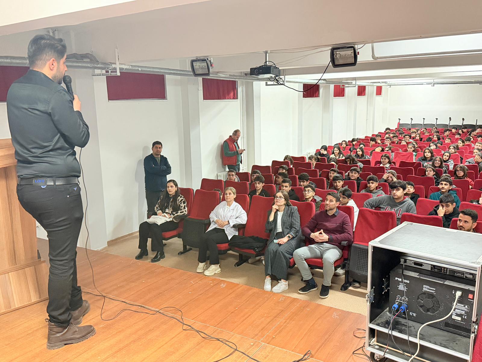 Çocuk ve Genç Akademisi Projesi Kapsamında Öğrencilere Sağlıklı Yaşam Eğitimi