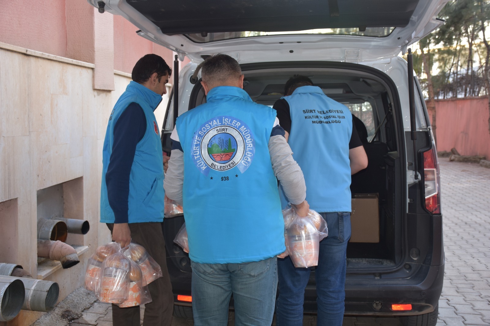 Siirt Belediyesi’nden Ramazan’da 103 Aileye Sıcak Yemek Desteği