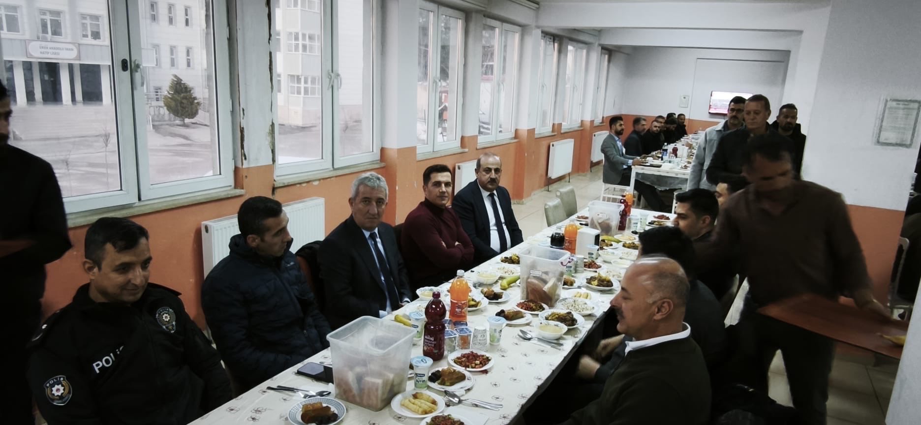 Eruh’ta “Maarifin Kalbinde Ramazan” Etkinliğinde Öğrencilerle İftar