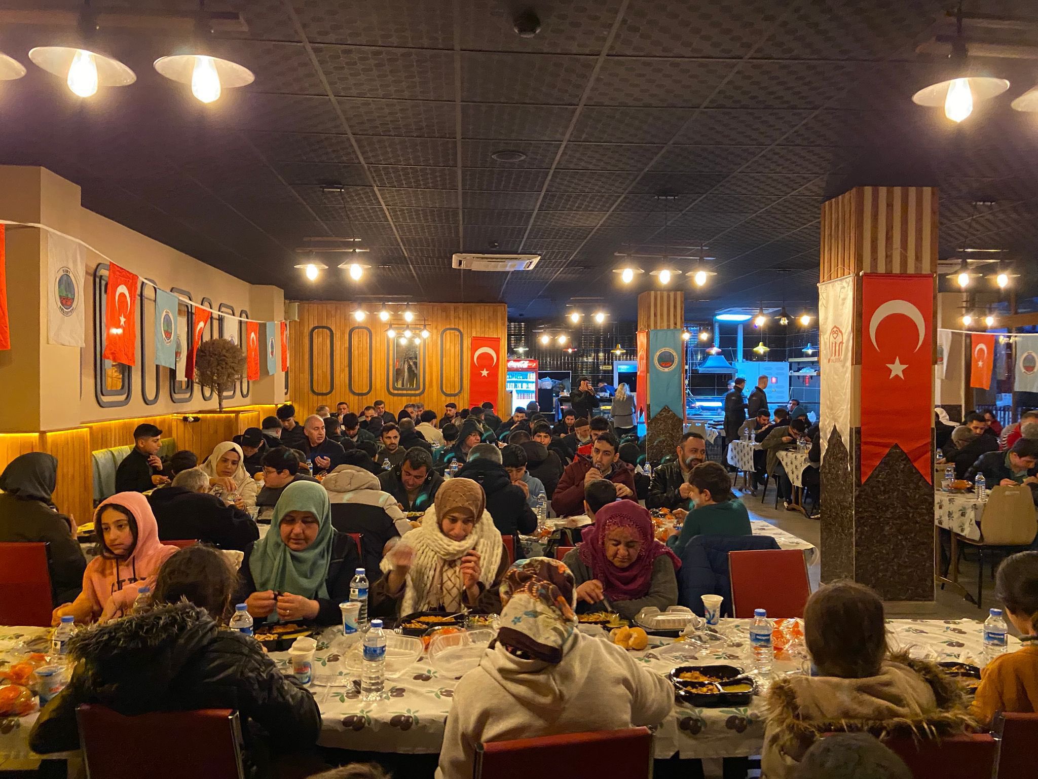 Siirt’te Her Gün Gönül Sofraları Kuruluyor