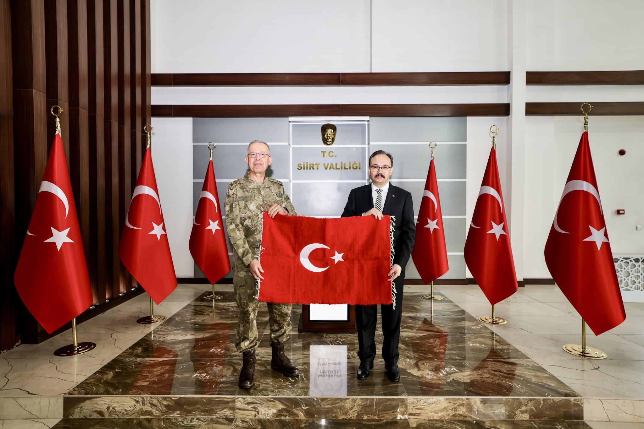 2’nci Ordu Komutanı Korgeneral Zorlu Topaloğlu’ndan Vali Kızılkaya’ya Ziyaret