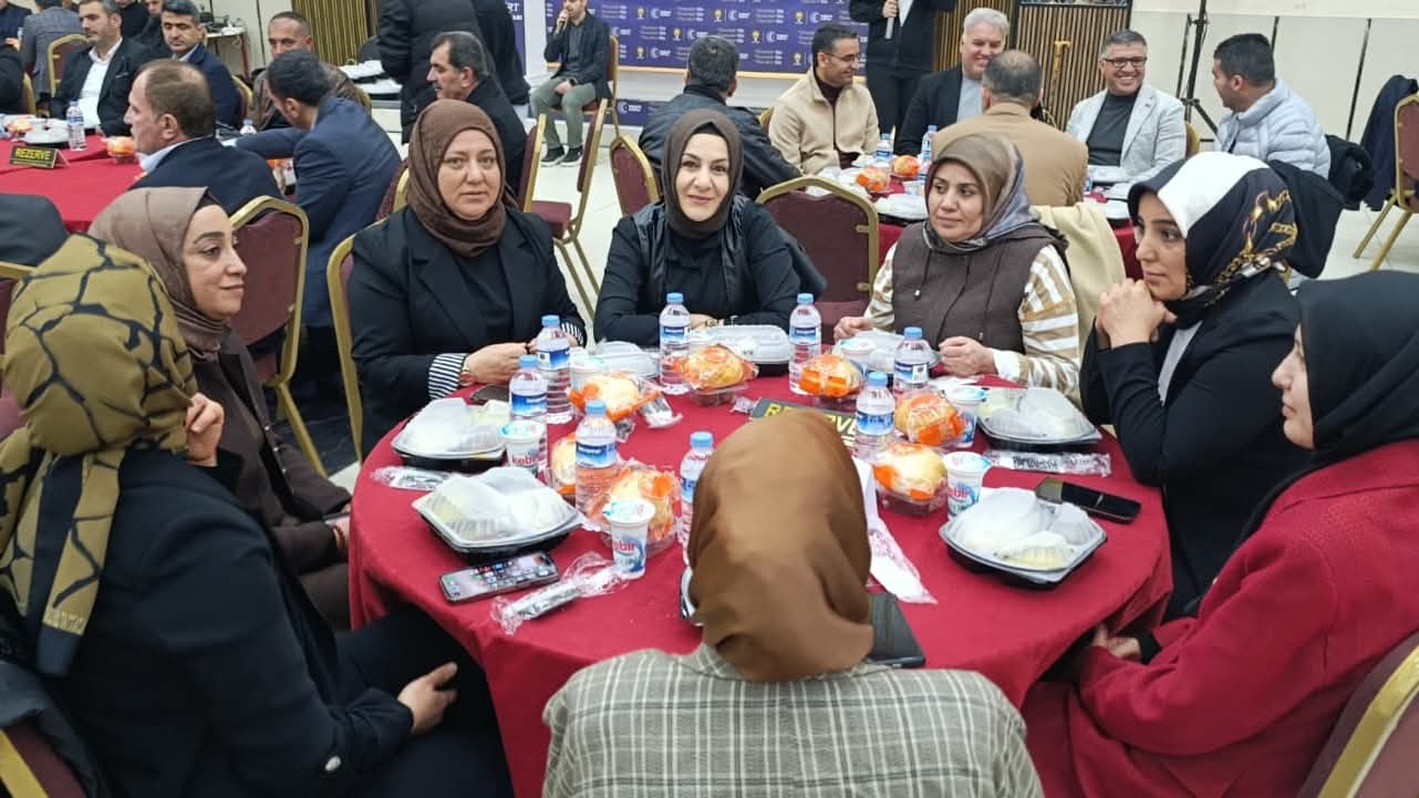 AK Parti Siirt Teşkilatı İftar Programında Bir Araya Geldi
