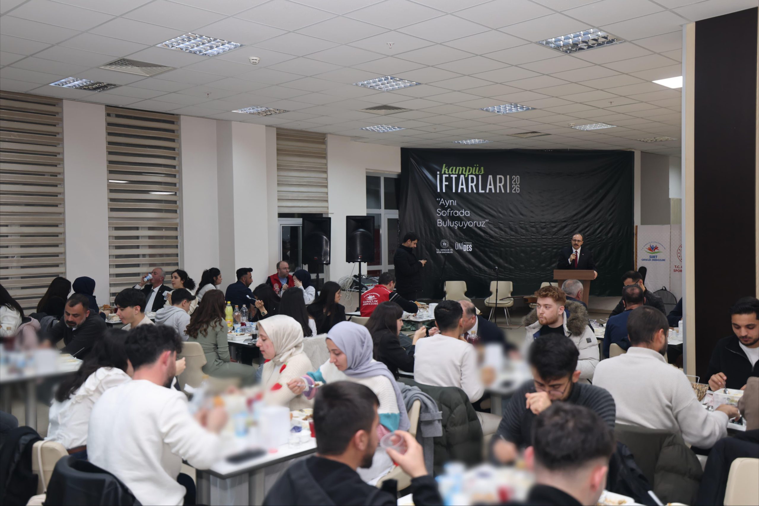 Vali Dr. Kemal Kızılkaya Gençlerle Kampüs İftarında Buluştu