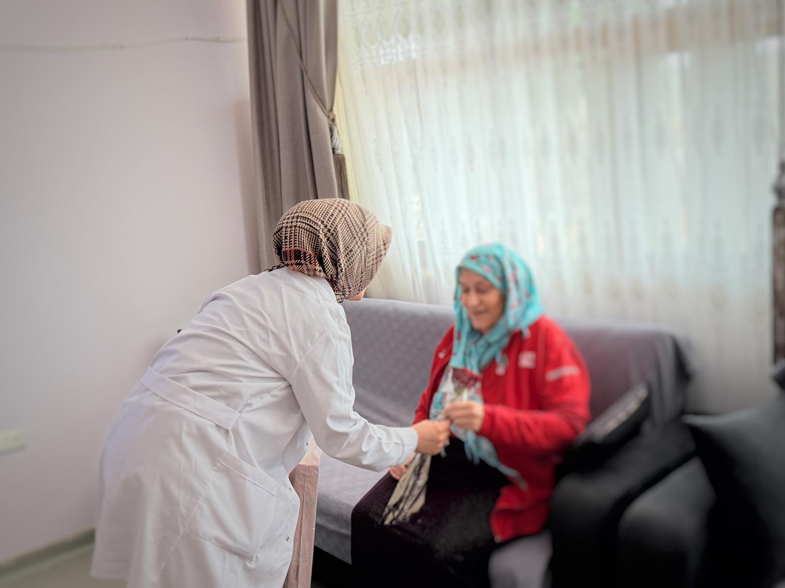 Yaşlılara Saygı Haftası’nda Anlamlı Ziyaret