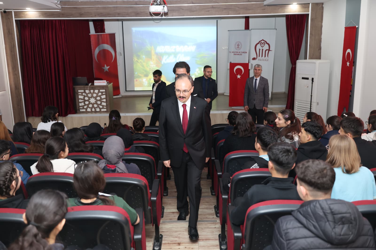 SİİRT’TE “NEVRUZ” KONFERANSI DÜZENLENDİ