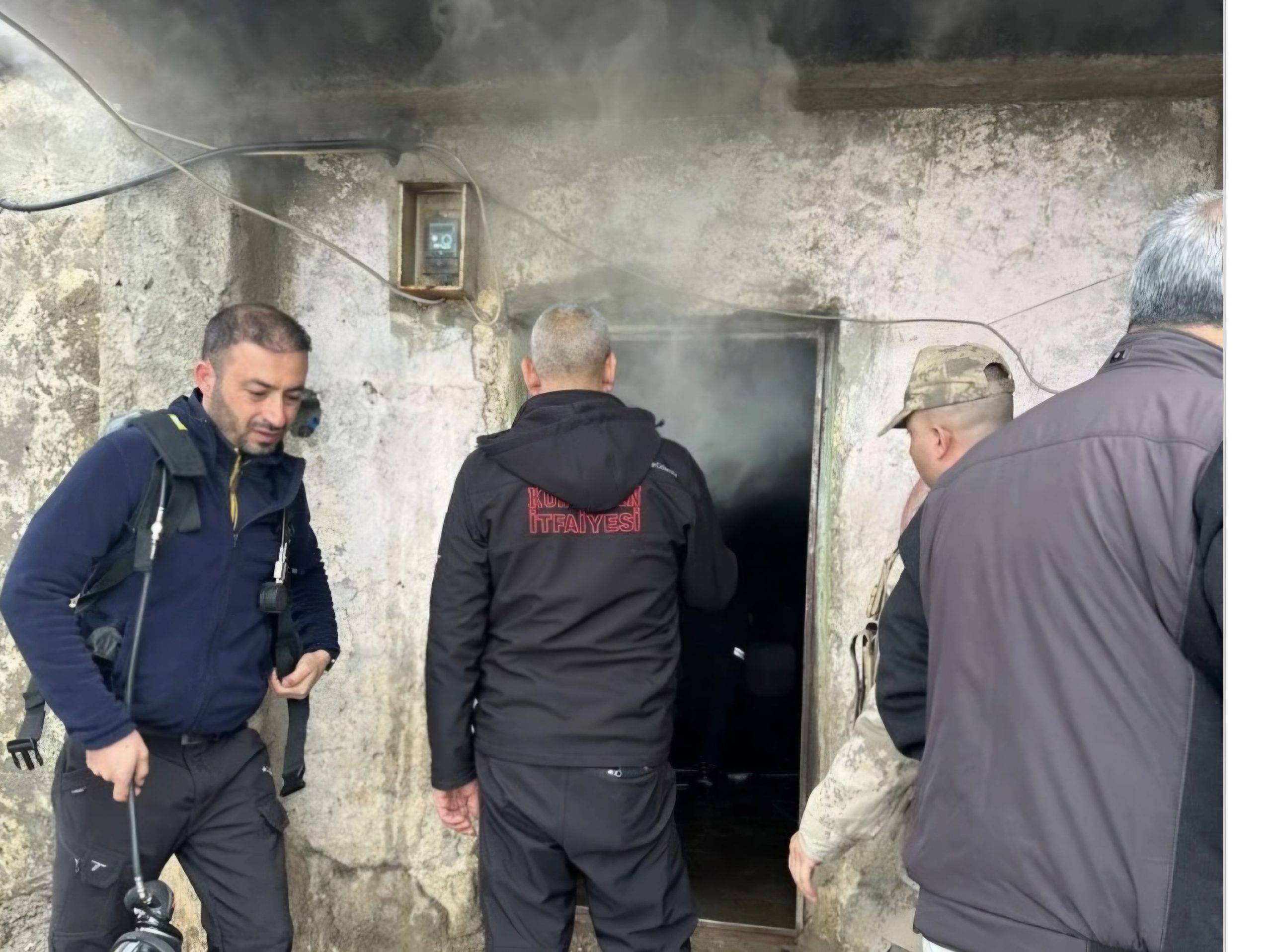 Kurtalan’da Ev Yangını: Mahsur Kalan 2 Çocuk Kurtarıldı