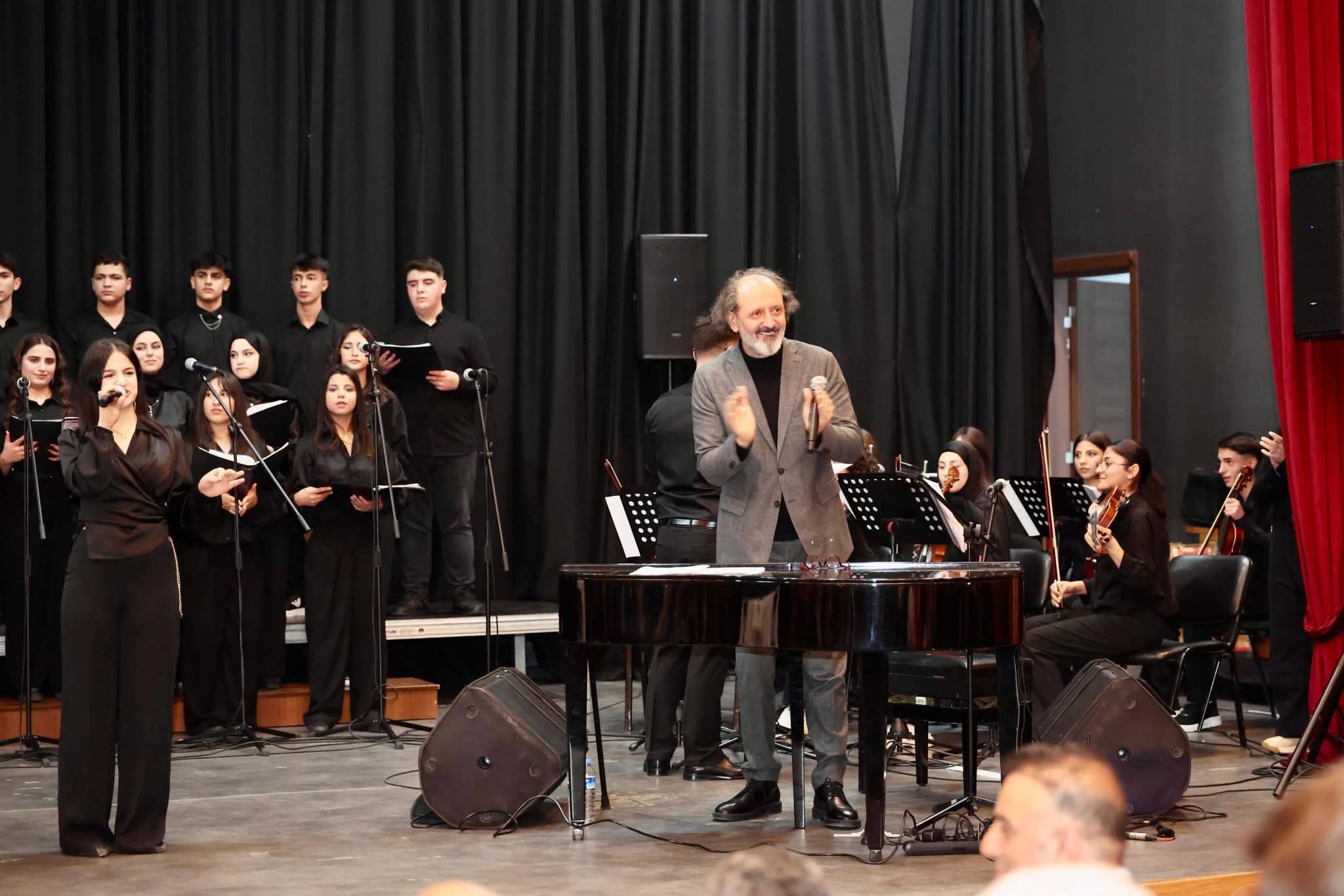 Siirt’te “Kim Var?” Müzikaline Büyük İlgi