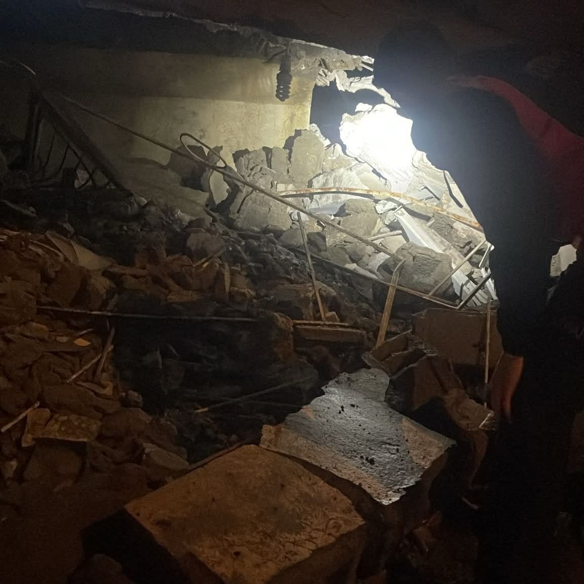 Siirt’te Metruk Bina Yağışlar Nedeniyle Yıkıldı