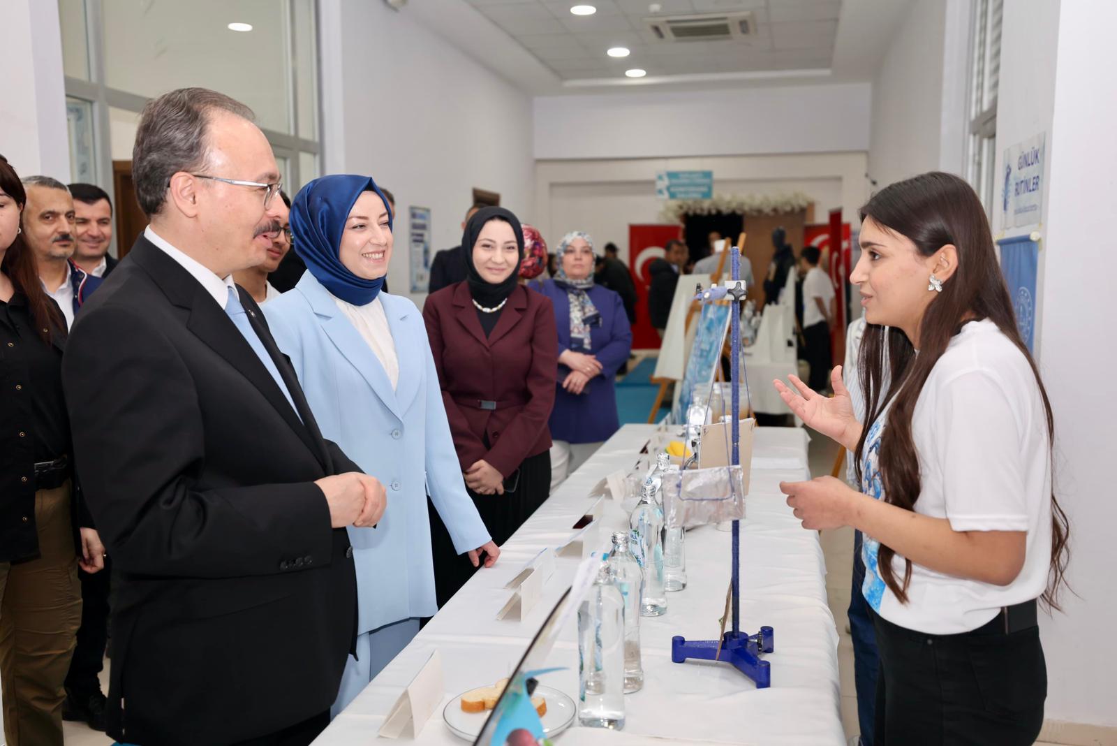 SİİRT’TE “SU TASARRUFU SEFERBERLİĞİ PANELİ VE SU AYAK İZİ SERGİSİ” DÜZENLENDİ