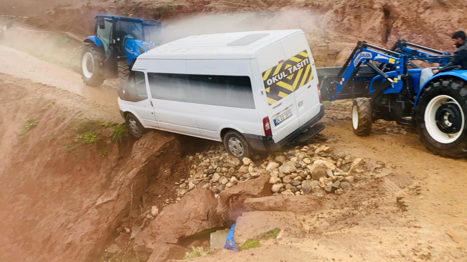 Siirt’te Şiddetli Yağış Hayatı Olumsuz Etkiledi: Ekipler Seferber Oldu