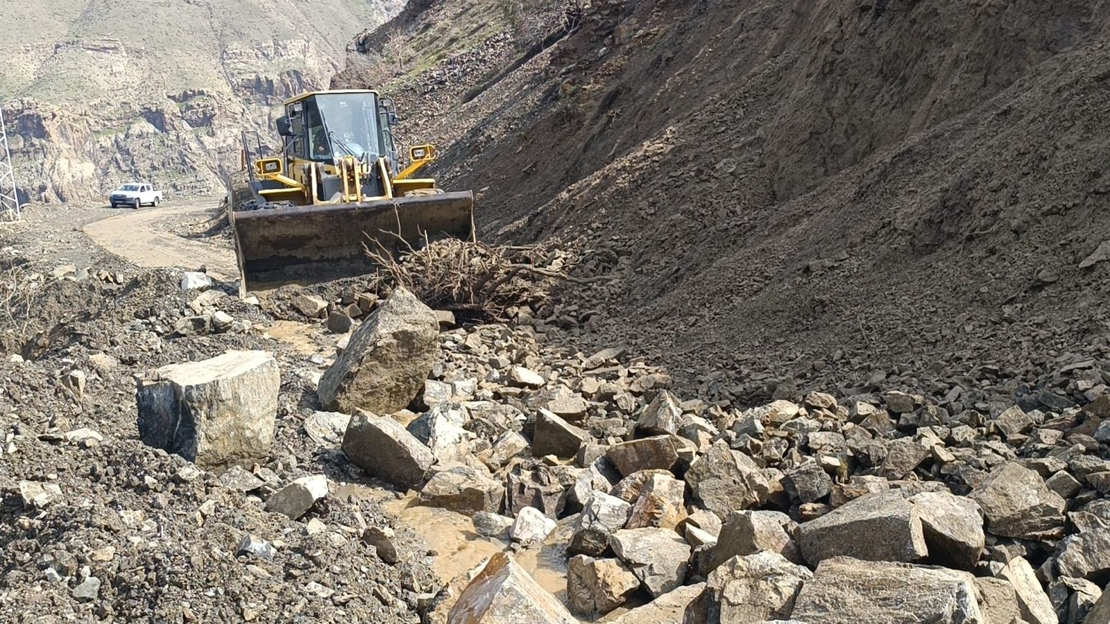 Aşırı Yağışlar Siirt’te Heyelan ve Sele Yol Açtı