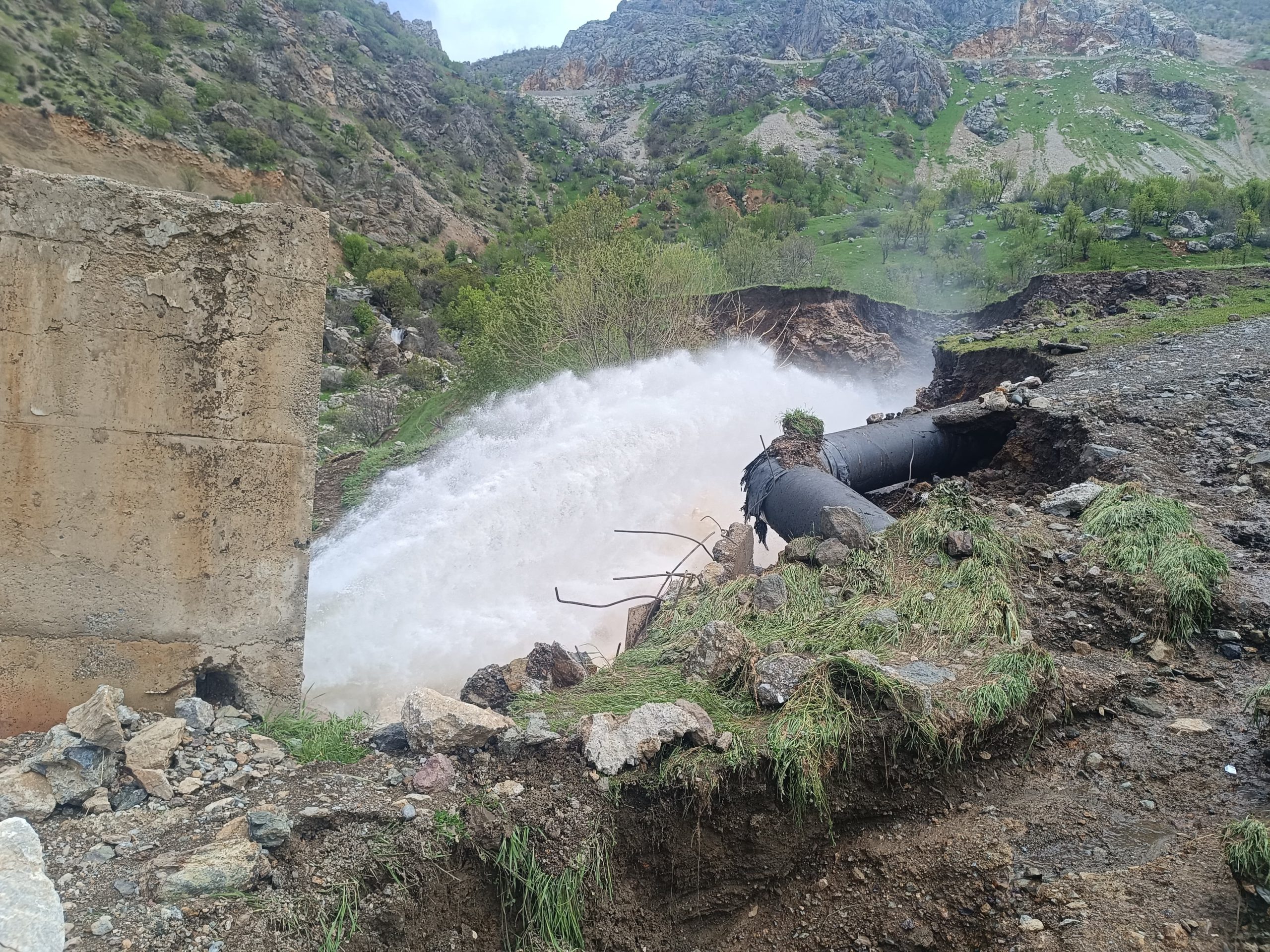 Hizan ve Hesko Su İsale Hatlarında Arıza: Siirt Kent Merkezinde Geçici Su Kesintisi