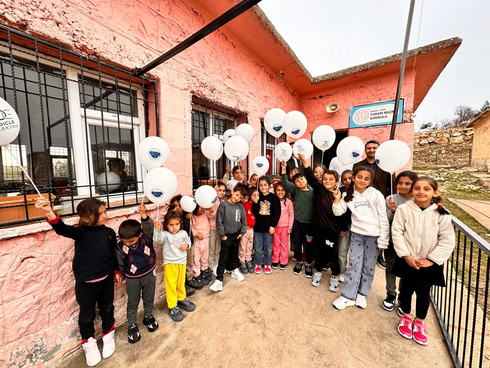 Dicle Gönüllüleri’nden Öğrencilere Destek