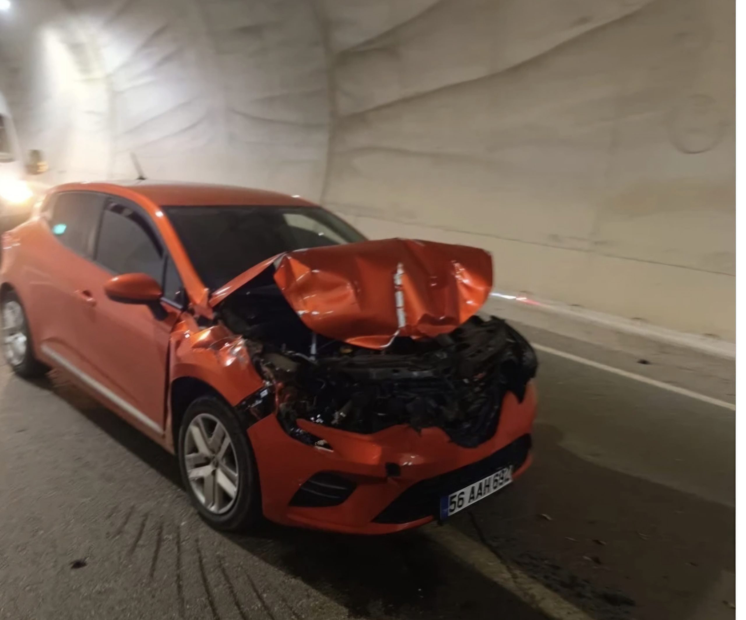 Eruh’ta Otomobil ile “Pat Pat” Çarpıştı: 1 Yaralı