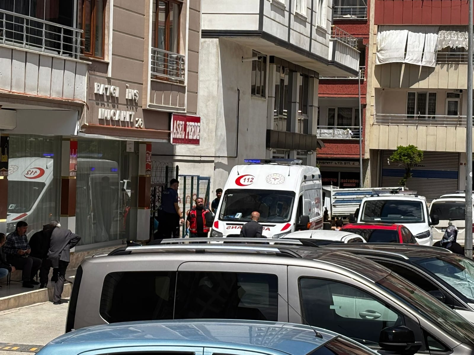 Yeni Mahalle’de 4. Kattan Düşen Kadın Hayatını Kaybetti