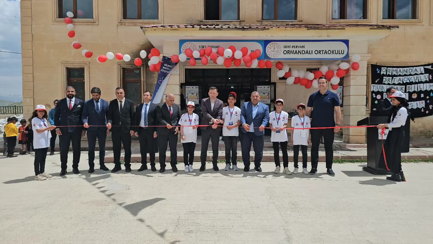 Pervari’de TÜBİTAK 4006 Bilim Fuarı Yoğun İlgi Gördü