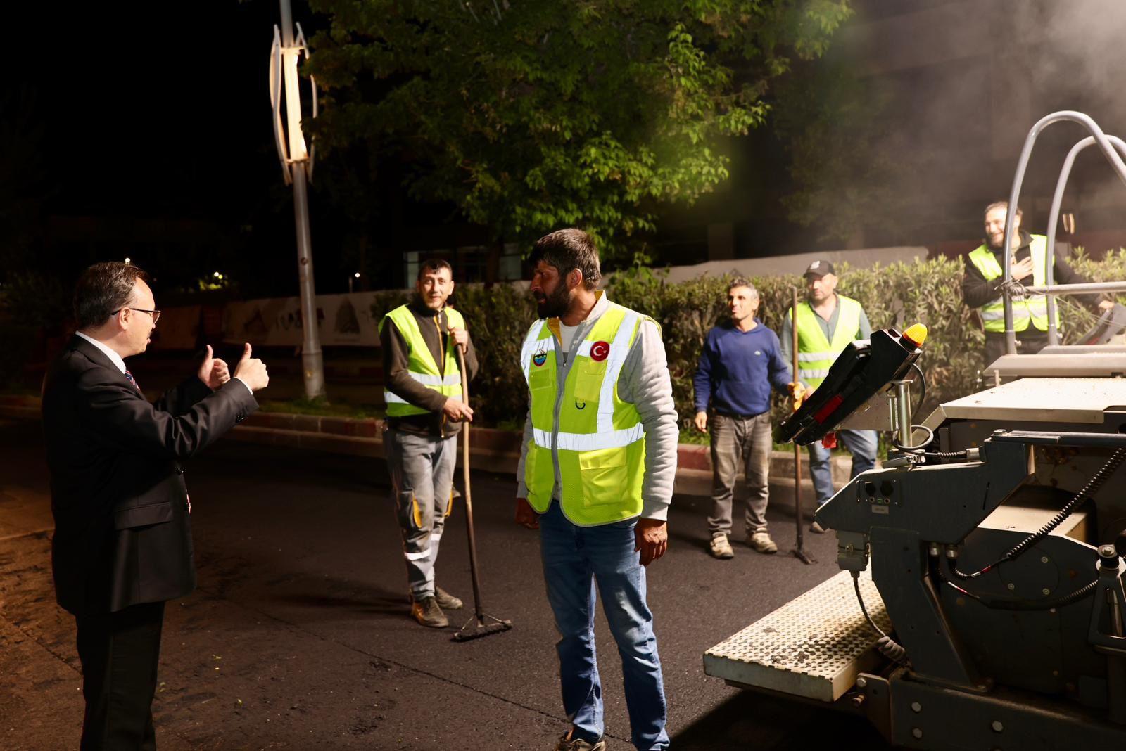 Siirt’te Asfalt Seferberliği Gece Boyunca Sürdü
