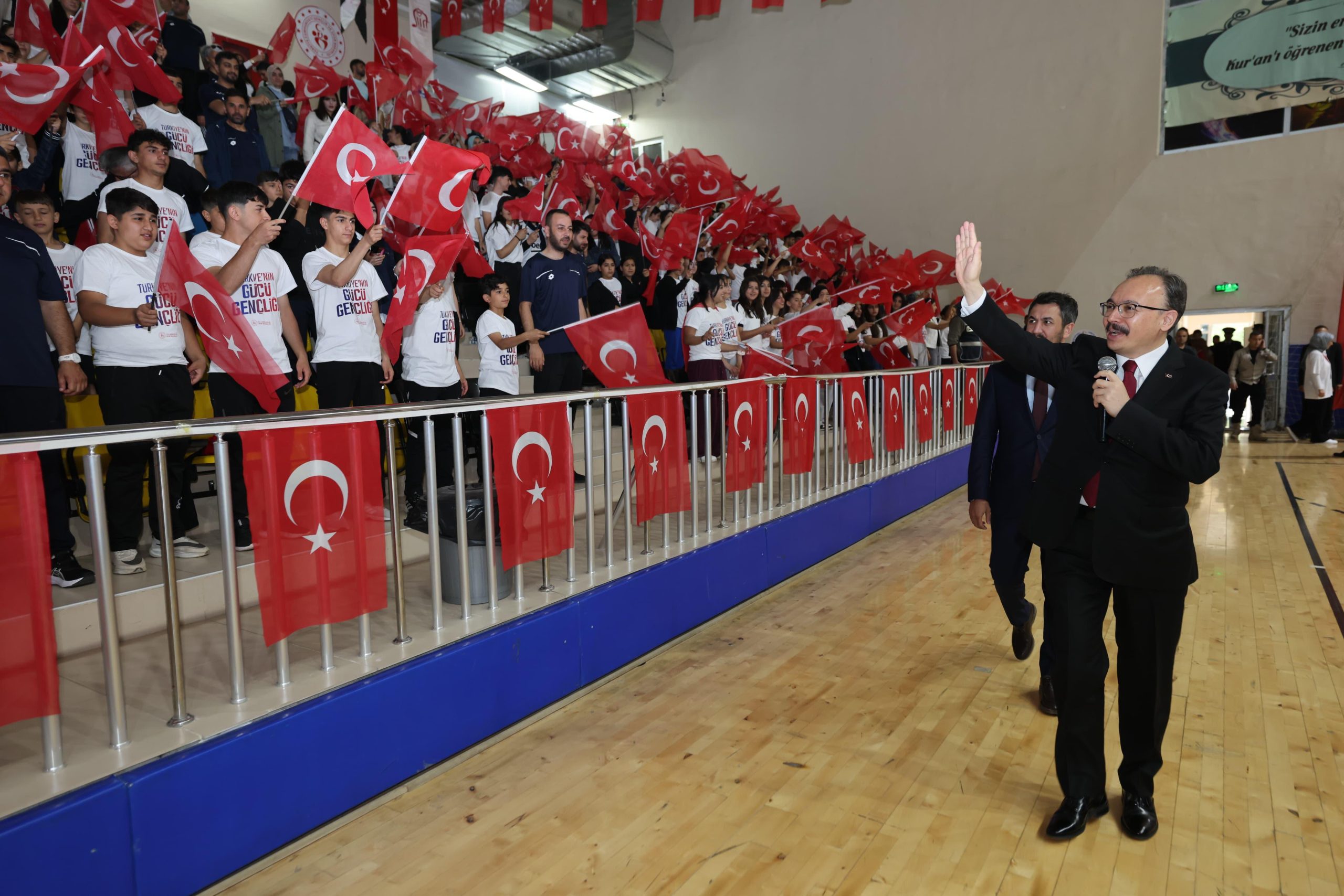 Siirt’te 19 Mayıs Coşkusu Spor Gösterileri ve Ödül Töreniyle Kutlandı