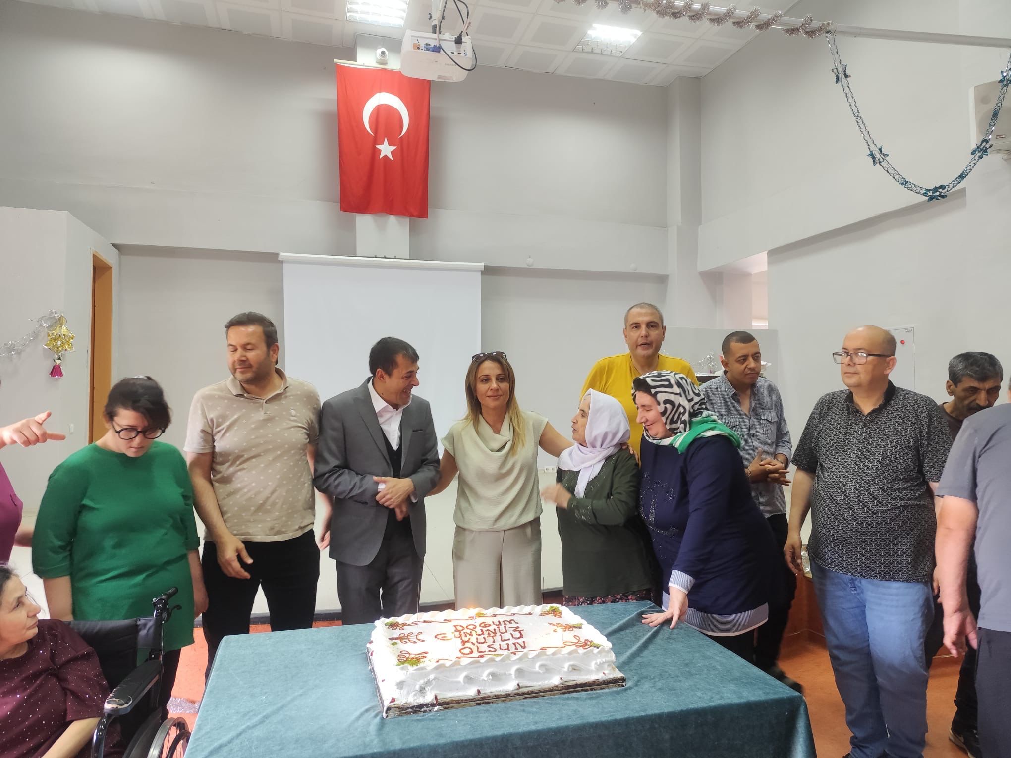 Engelsiz Yaşam Merkezi’nde Doğum Günü Sevinci