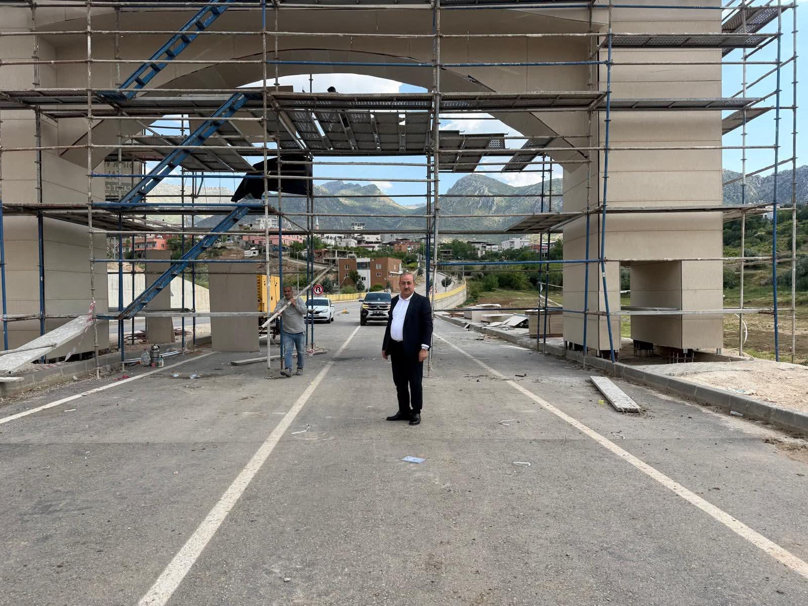 Eruh’a Modern İlçe Giriş Kapısı Yapılıyor