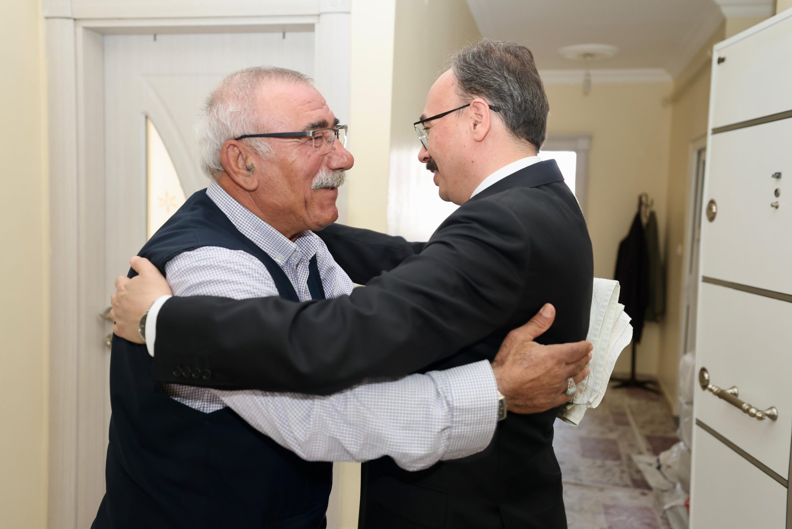 Vali Kızılkaya’dan Doğu Ailesine Anlamlı Ziyaret