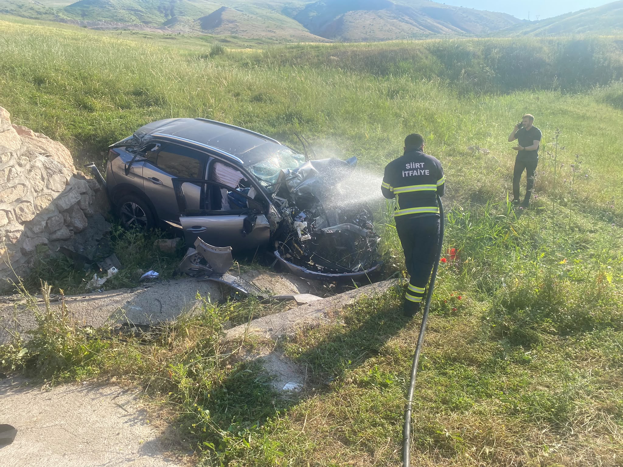 Siirt’te Kontrolden Çıkan Otomobil Kaza Yaptı: Sürücü Ağır Yaralandı