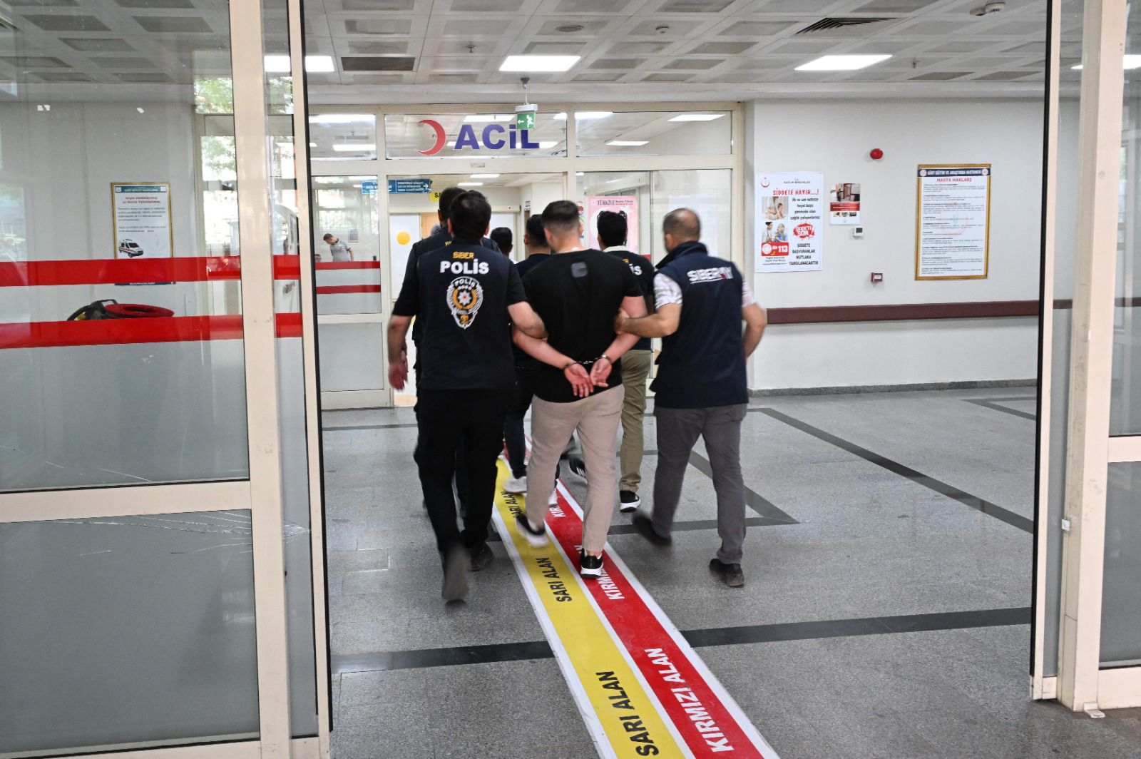 Siirt Merkezli 6 İlde Yasa Dışı Bahis Operasyonu: 10 Şüpheli Gözaltında