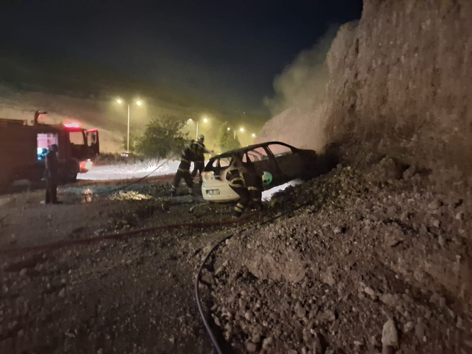 Siirt’te Seyir Halindeki Otomobil Alevlere Teslim Oldu