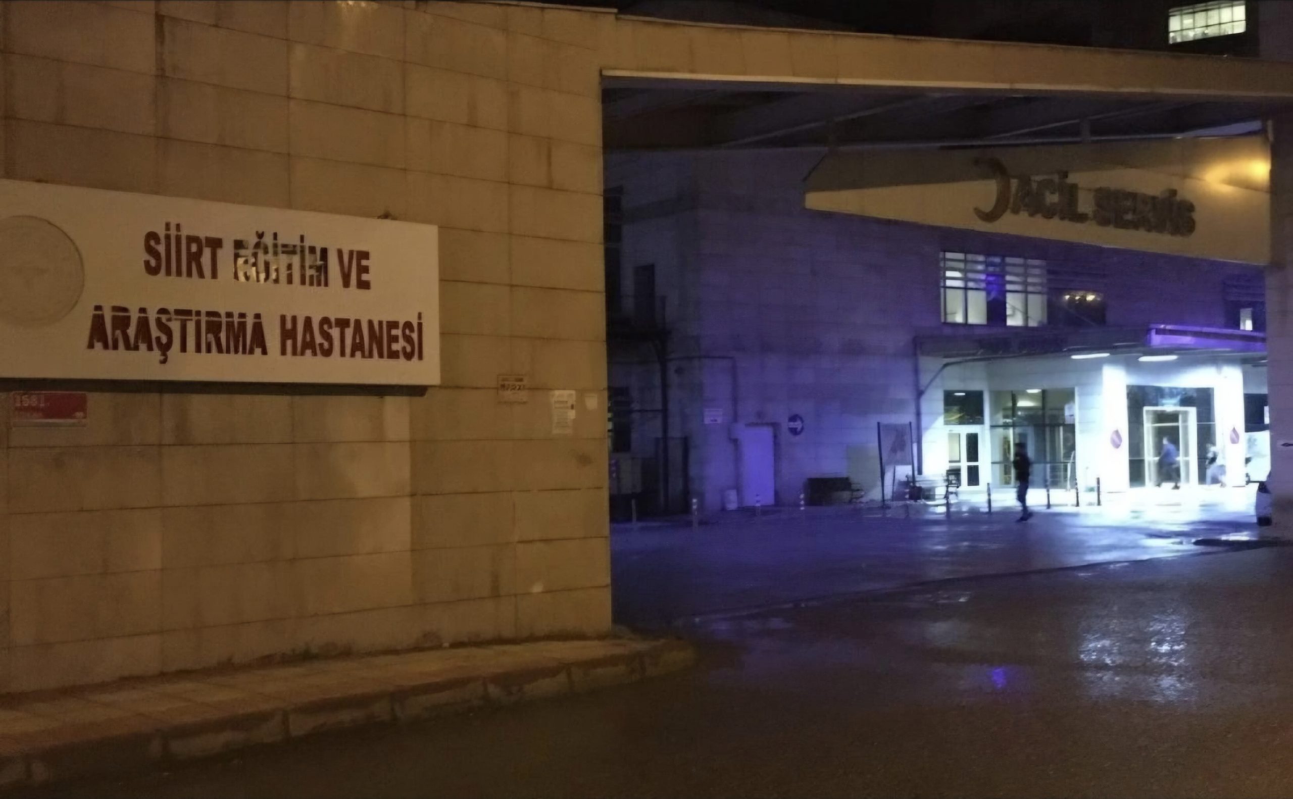 Siirt’te 2 Yaşındaki Çocuk 1. Kattan Düştü: Durumu Ağır