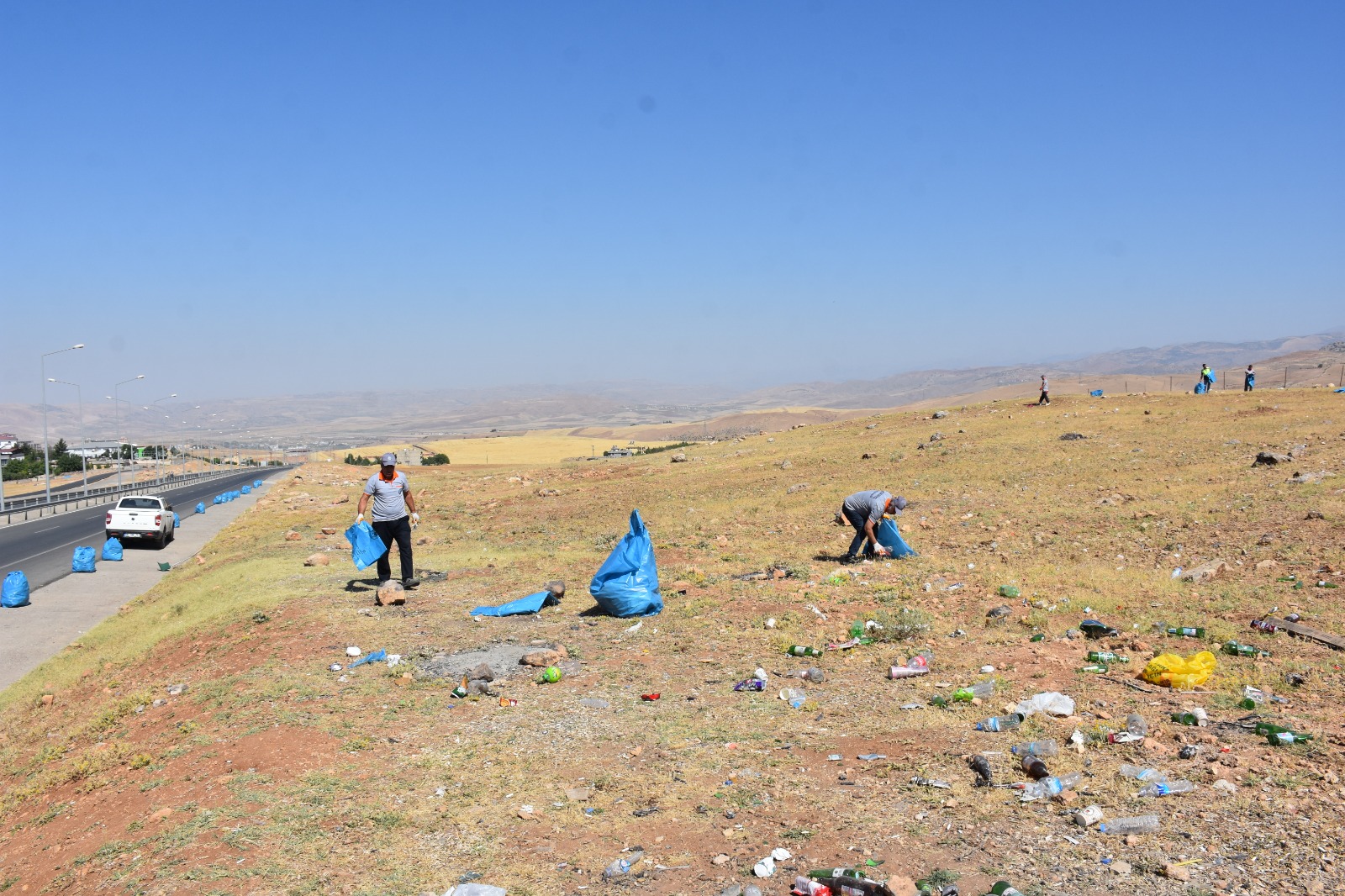 Siirt Belediyesi’nden Çevre Yolunda Kapsamlı Temizlik Çalışması