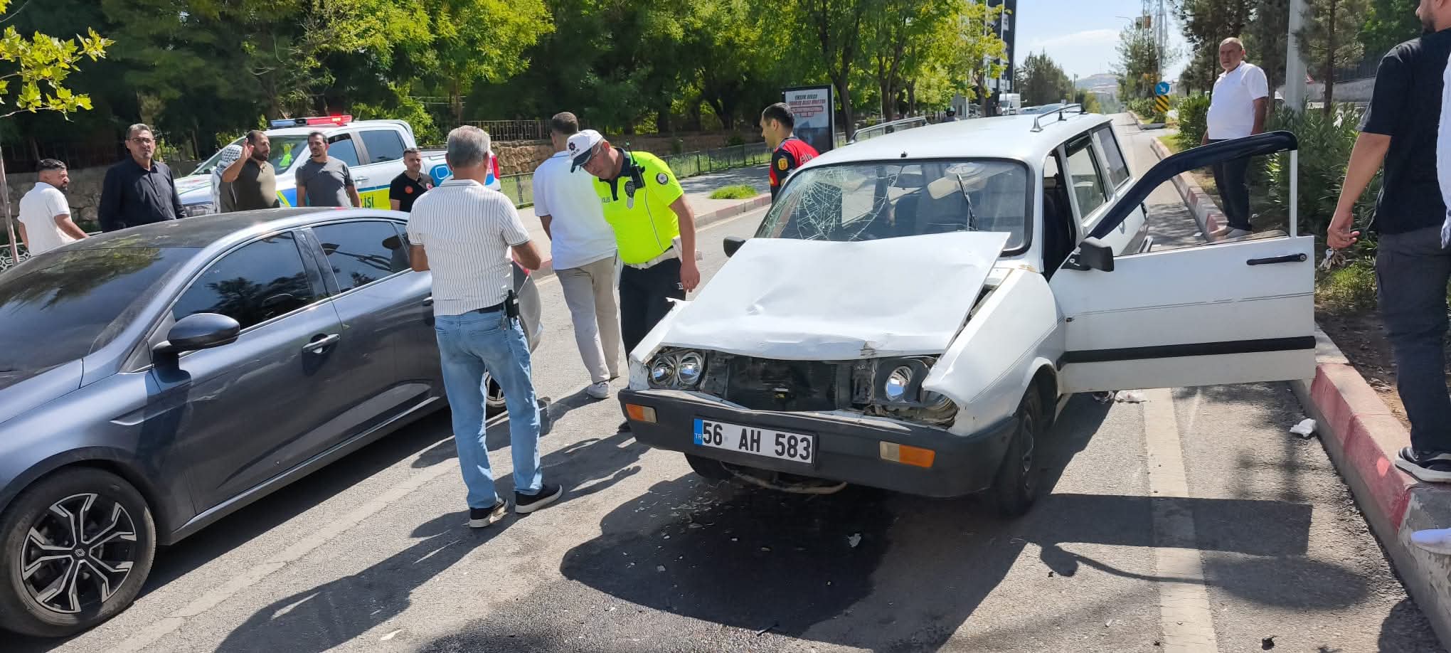 Siirt’te Trafik Kazası: Karı Koca Yaralandı