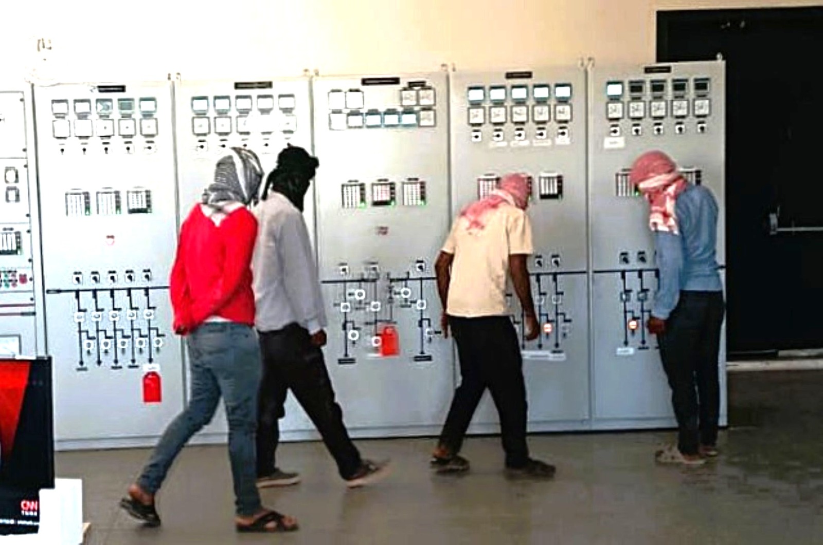 Şanlıurfa’da Trafo Merkezine Baskın: Yüzlerini Gizleyen Şüpheliler Şebekeye Müdahale Etti